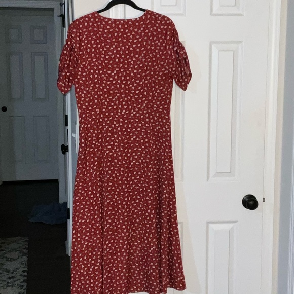 SHEIN Burgundy Floral Button Midi Dress - Picture 4 of 6